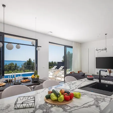 Ferienhaus Stunning Home In Okrug Gornji *