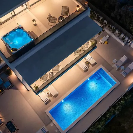 Ferienhaus Stunning Home In Okrug Gornji *