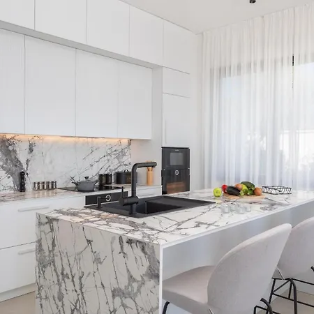 Dom wakacyjny Stunning Home In Okrug Gornji