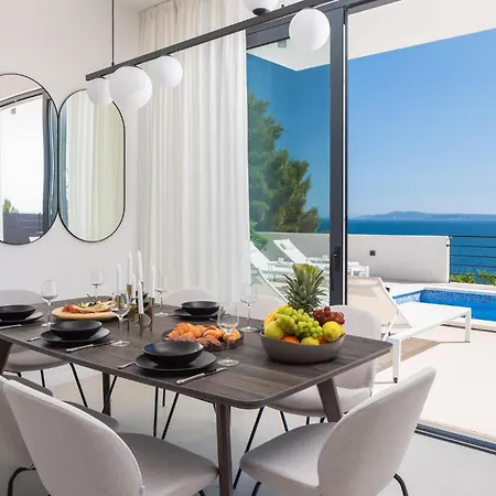 Nice Home In Okrug Gornji Ferienhaus *