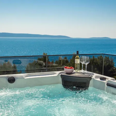Stunning Home In Okrug Gornji * Trogir
