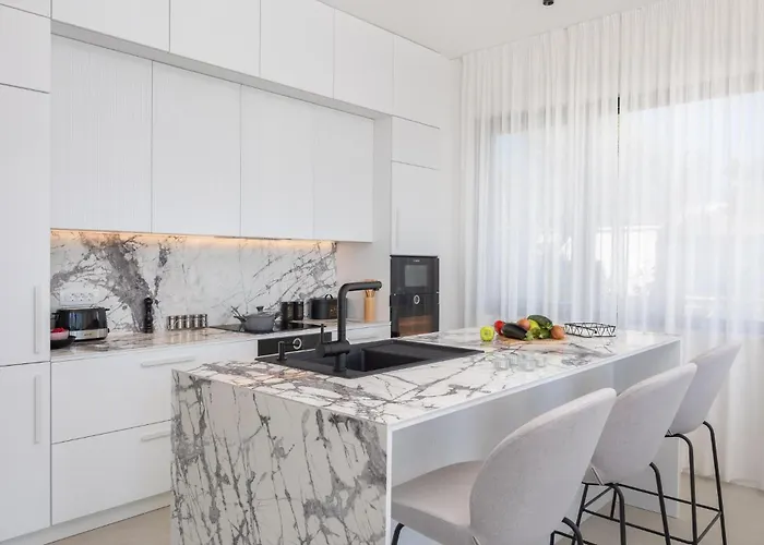 Hébergement de vacances Nice Home In Okrug Gornji