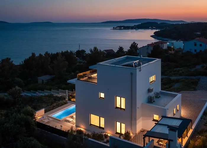 Nice Home In Okrug Gornji Hébergement de vacances Trogir