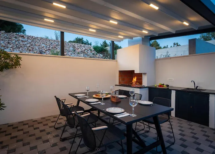 Nice Home In Okrug Gornji