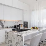Vikendica Stunning Home In Okrug Gornji