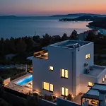 Stunning Home In Okrug Gornji Vikendica Trogir