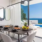 Stunning Home In Okrug Gornji Vikendica *