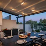 Vikendica Stunning Home In Okrug Gornji *